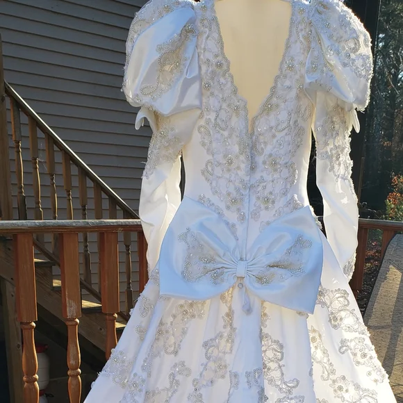 HP Read Below.Altered Size 10 Vintage Mori Lee Wedding Dress. Ready to wear. - Picture 5 of 14